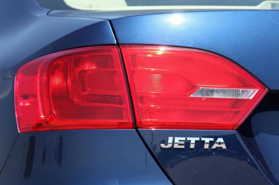  Volkswagen Jetta 2011 года  (фото 130 из 139)